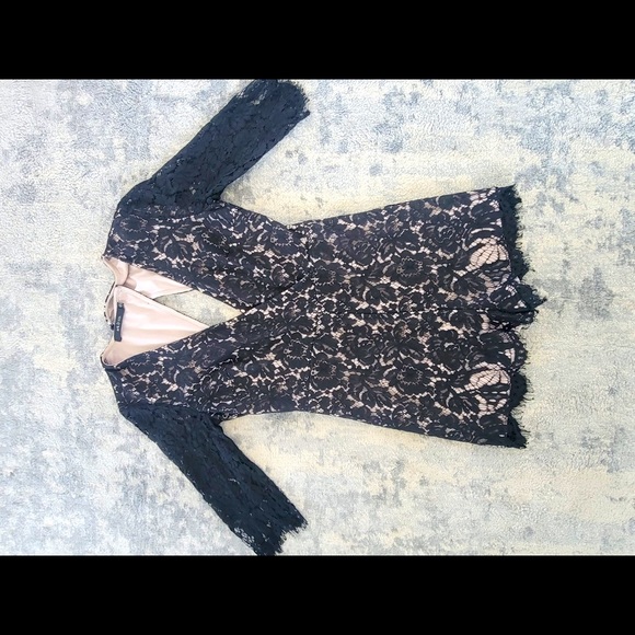 Lace Short Romper/Jumpsuit - Picture 6 of 7